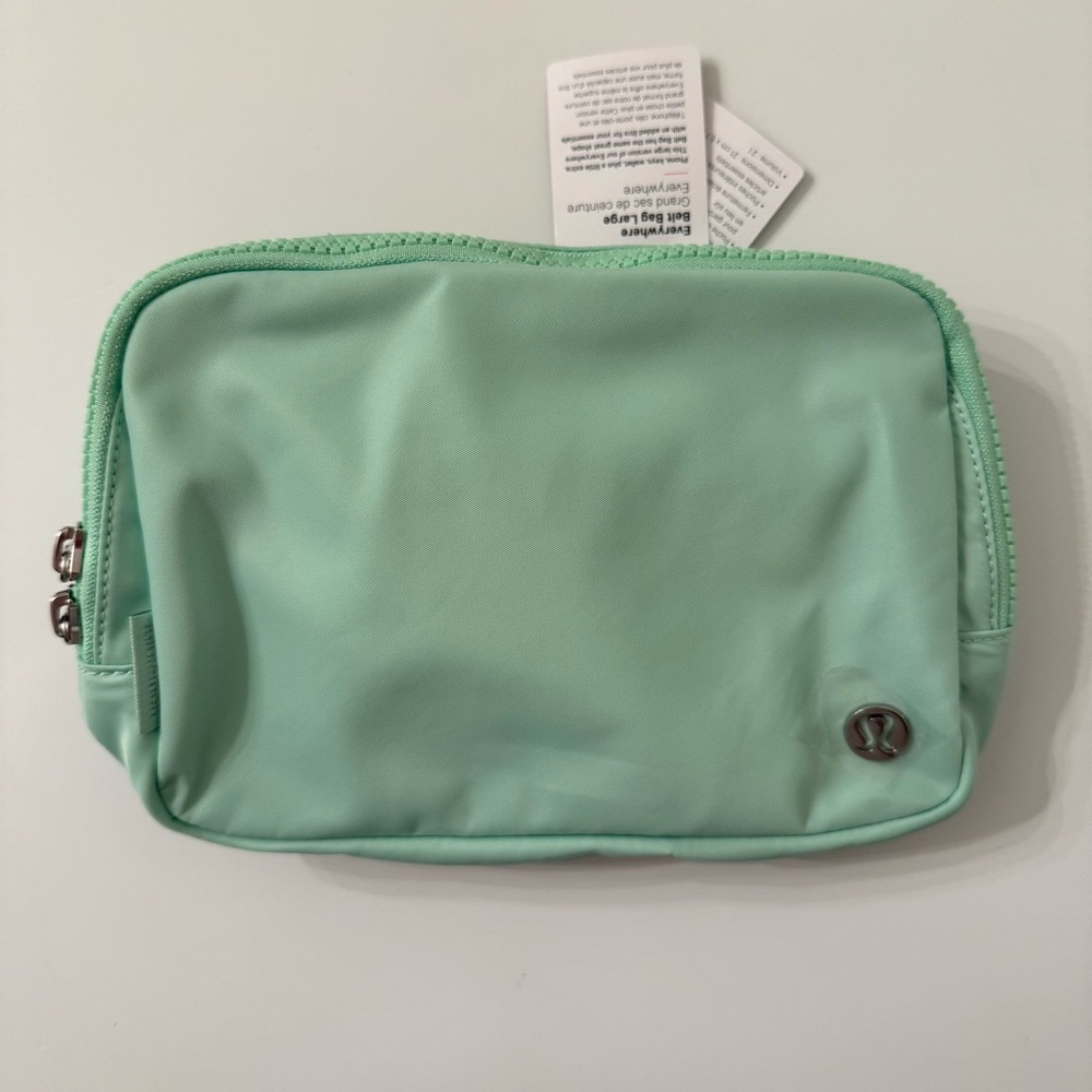 Lululemon Everywhere Belt Bag Large in Citra Lime
